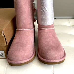 Authentic Brand New Ugg Bailey Bow 2